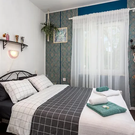 2 Bedroom Awesome In *