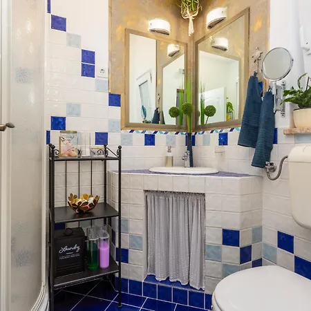 2 Bedroom Awesome In דירה *